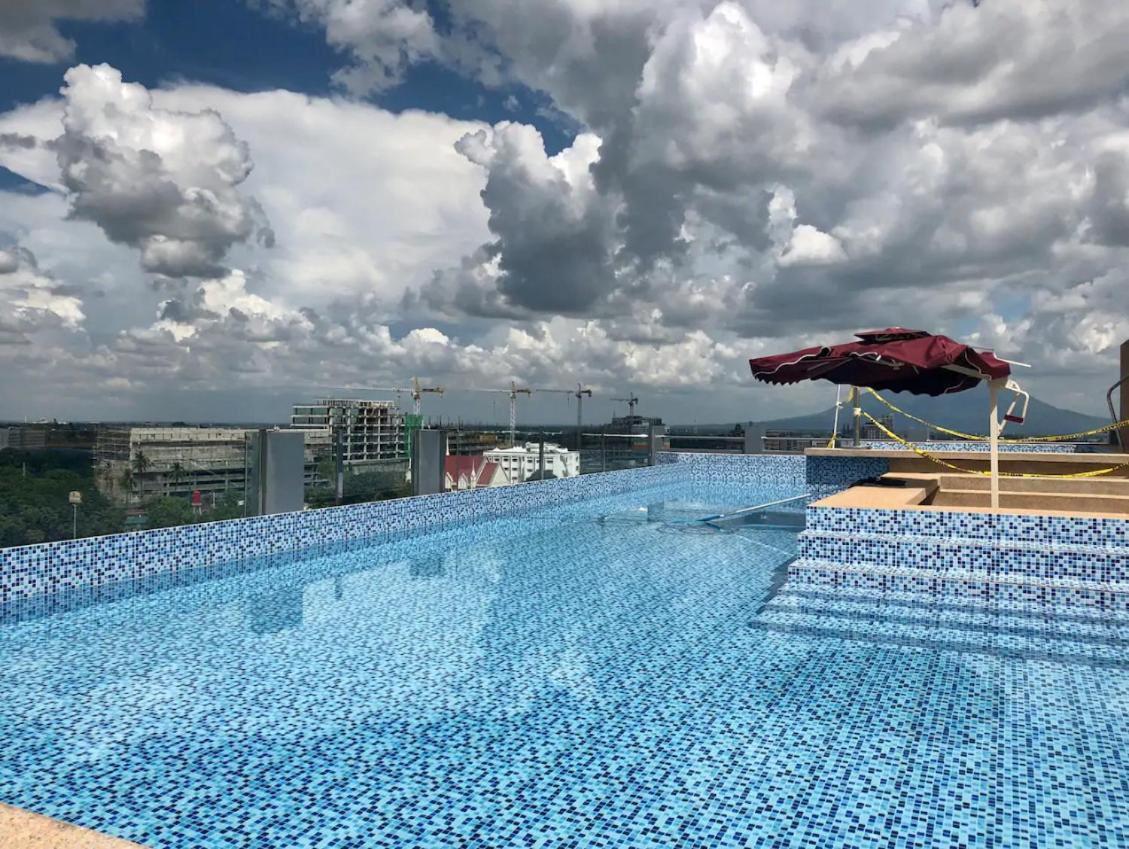 Amazing condo in premier La Grande tower Angeles Buitenkant foto